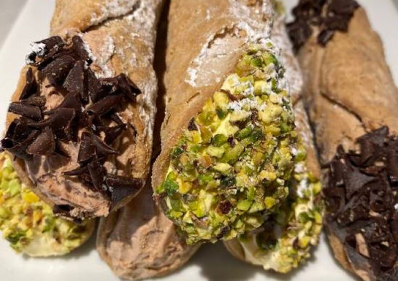 6 Cannoli (Assorted)